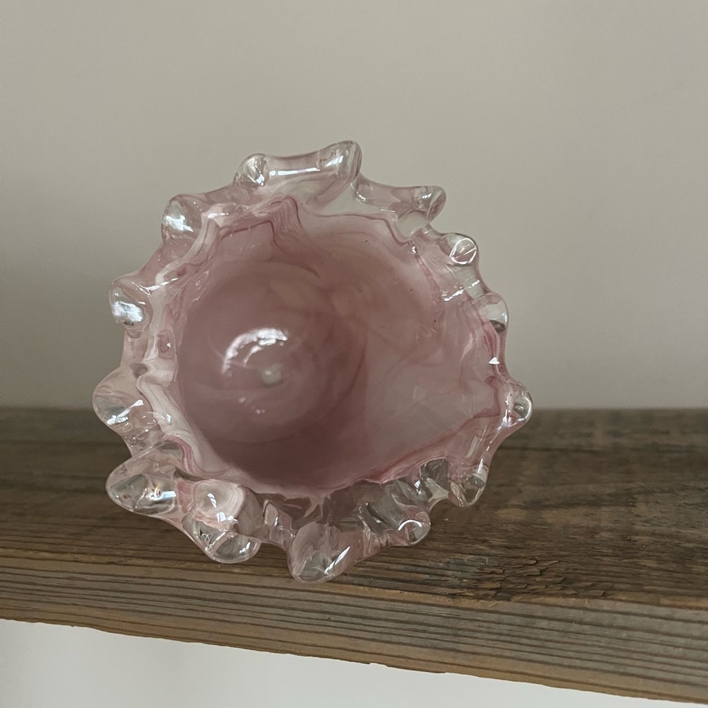 Hand blown Pink Art Glass Vase - Picture 2 of 4
